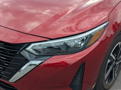Used 2025 Nissan Sentra SV FWD image 12