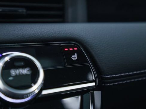 Used 2025 Honda Pilot Touring image 35