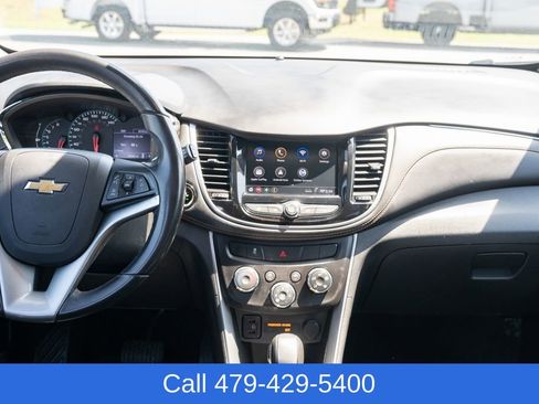 Used 2020 Chevrolet Trax LT w/ LT Convenience Package AWD/4WD image 33