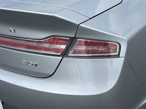 Used 2019 Lincoln MKZ Reserve FWD image 9