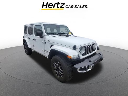 Used 2025 Jeep Wrangler Sahara AWD/4WD image 1