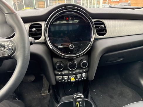 Certified 2024 MINI Cooper SE image 8