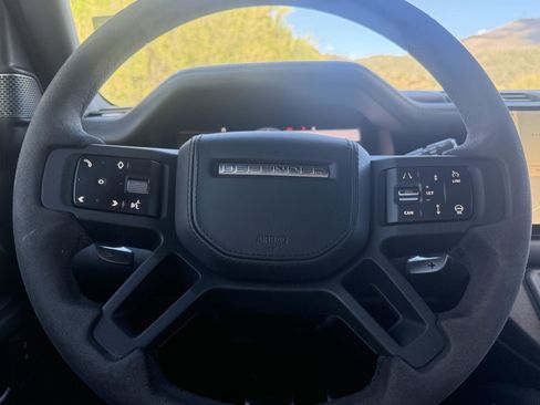 Certified 2023 Land Rover Defender 110 V8 AWD/4WD image 14