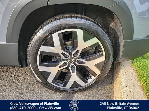 Certified 2023 Volkswagen Taos SEL AWD/4WD image 19