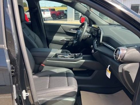 New 2026 Chevrolet Equinox LT w/ Convenience Package II image 9