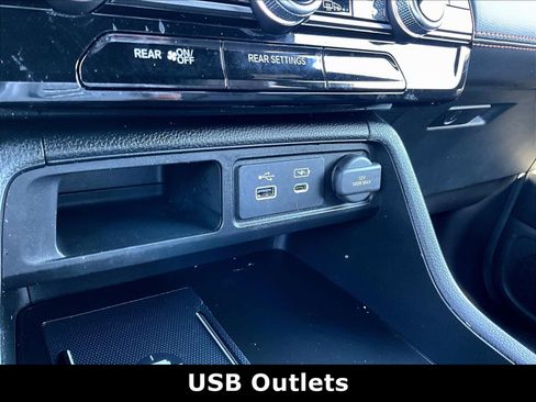 Used 2024 Honda Pilot TrailSport image 16