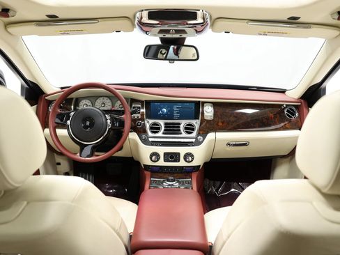 Used 2013 Rolls-Royce Ghost RWD image 32