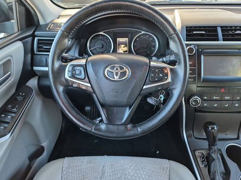 Used 2015 Toyota Camry SE w/ Moonroof Package FWD image 23
