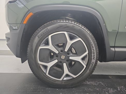 Used 2024 Rivian R1S Adventure AWD/4WD image 9