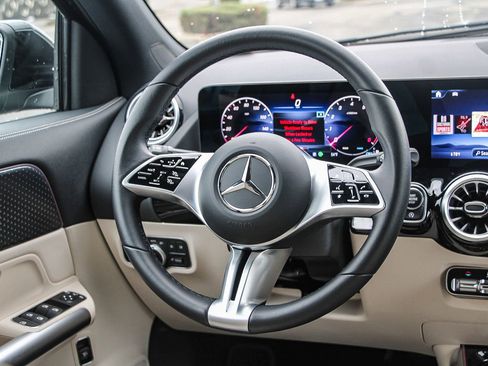 Certified 2025 Mercedes-Benz GLA 250 image 15
