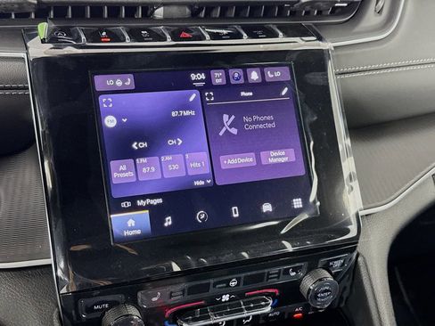 New 2025 Jeep Grand Cherokee L Laredo image 34