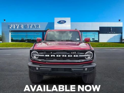 New 2026 Ford Bronco Outer Banks w/ Sasquatch Package AWD/4WD image 2
