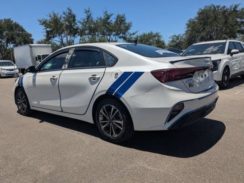 Certified 2023 Kia Forte LXS FWD image 5