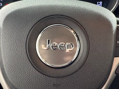 Used 2018 Jeep Grand Cherokee Limited AWD/4WD image 36