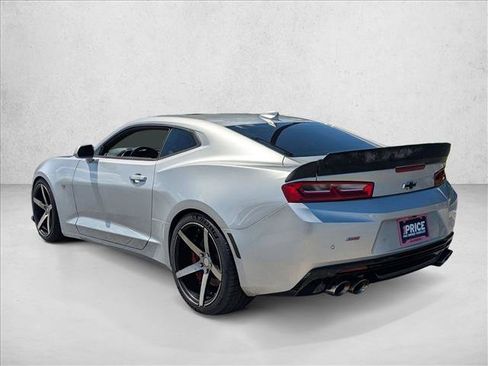 Used 2018 Chevrolet Camaro SS RWD image 6
