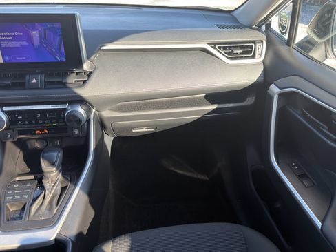 Used 2024 Toyota RAV4 LE AWD/4WD image 16