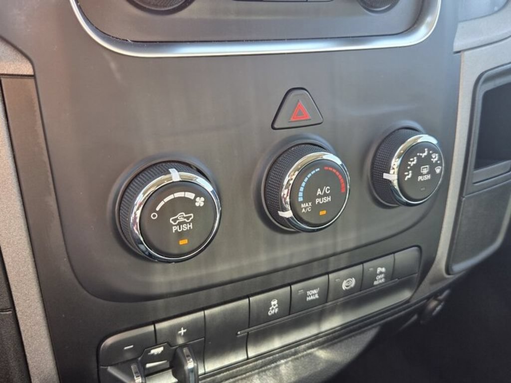 Used 2016 RAM 3500 Tradesman w/ Chrome Appearance Group RWD image 22
