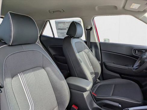 New 2025 Hyundai Venue Limited image 22
