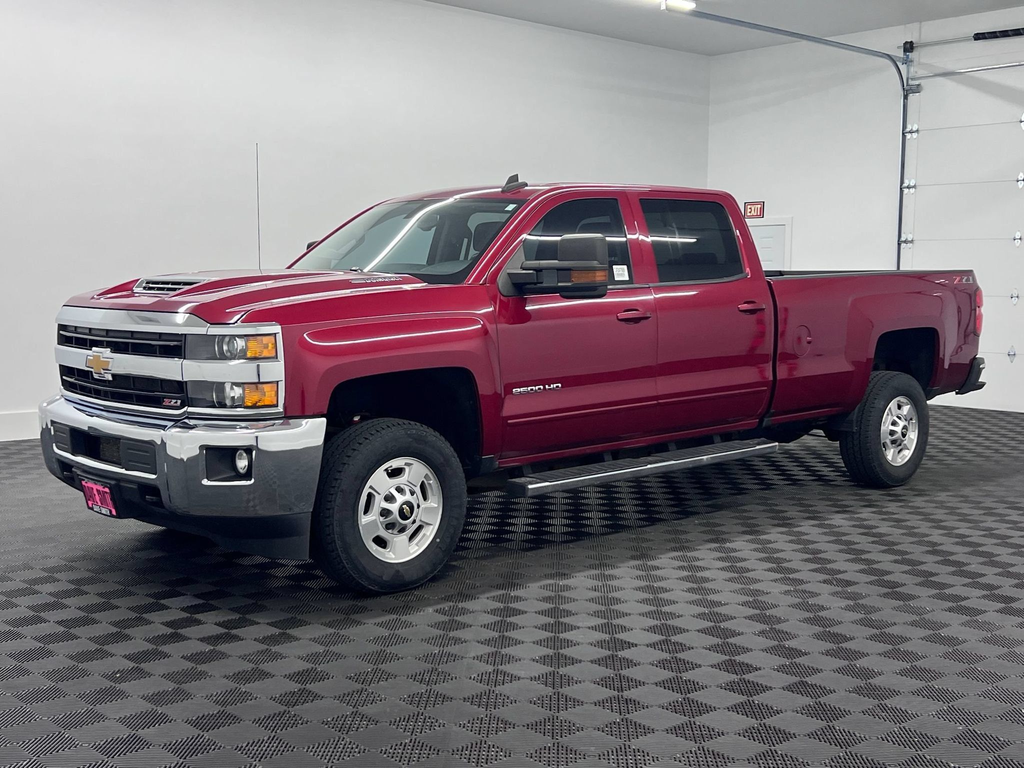 Used 2018 Chevrolet Silverado 2500 LT w/ LT Convenience Package AWD/4WD image 1