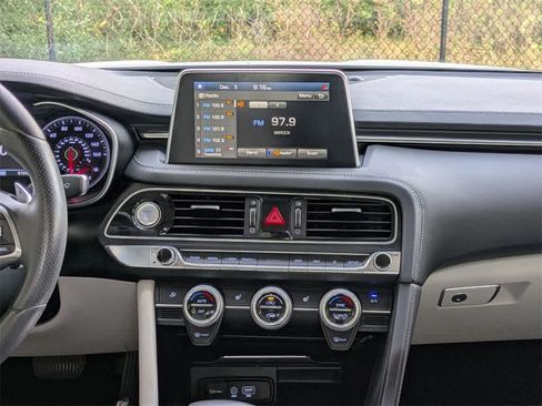 Used 2020 Genesis G70 2.0T w/ Elite Package image 20