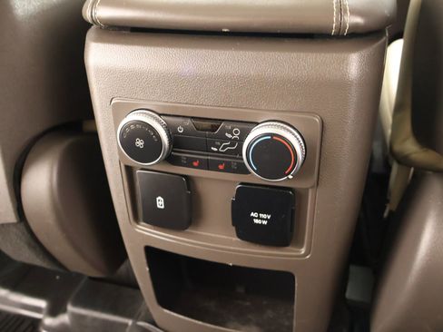 Used 2020 Ford Explorer Platinum w/ Premium Technology Package AWD/4WD image 17