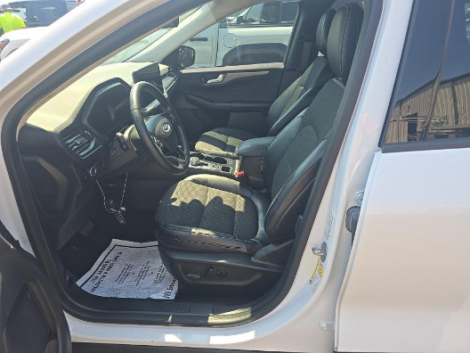 Used 2023 Ford Escape SE FWD image 3