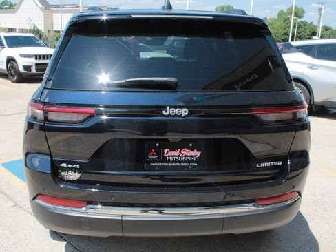 Used 2024 Jeep Grand Cherokee Limited w/ Trailer Tow Package image 9