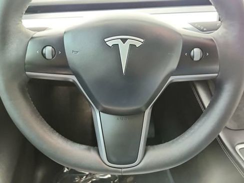 Used 2021 Tesla Model Y Long Range image 41