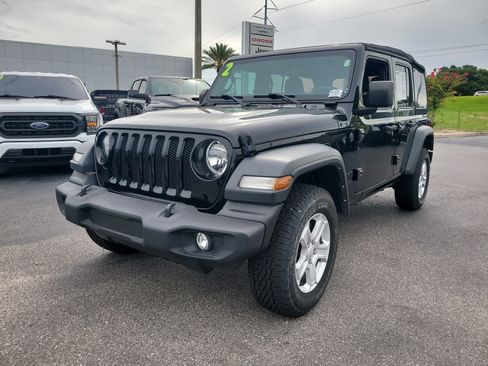 Used 2022 Jeep Wrangler Unlimited Sport AWD/4WD image 3