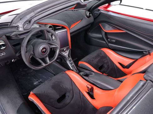Used 2020 McLaren 720S Spider RWD image 26