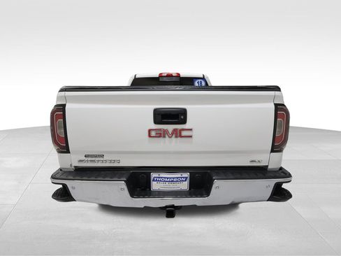 Used 2018 GMC Sierra 1500 SLT image 3
