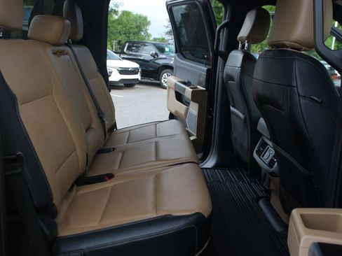 Used 2023 Ford F250 Lariat w/ Sport Appearance Package AWD/4WD image 36