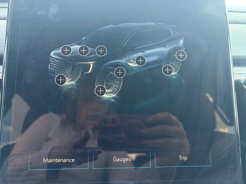 Used 2025 GMC Acadia Elevation FWD image 19