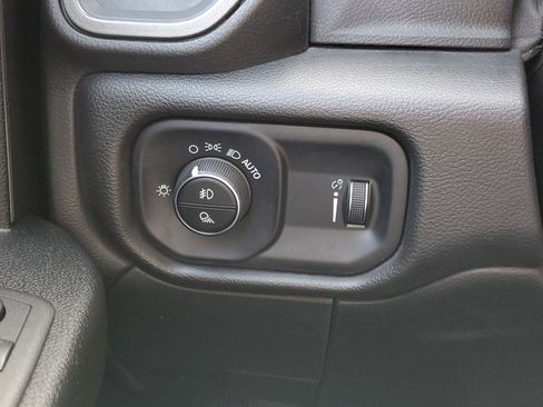 Used 2022 RAM 2500 Tradesman w/ Chrome Appearance Group image 28