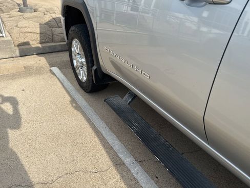 Used 2020 GMC Sierra 2500 Denali w/ Denali Ultimate Package image 11