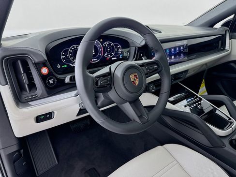 New 2026 Porsche Cayenne Coupe image 4