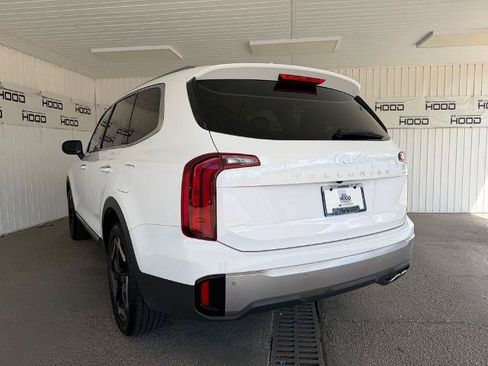 Used 2025 Kia Telluride S FWD image 2