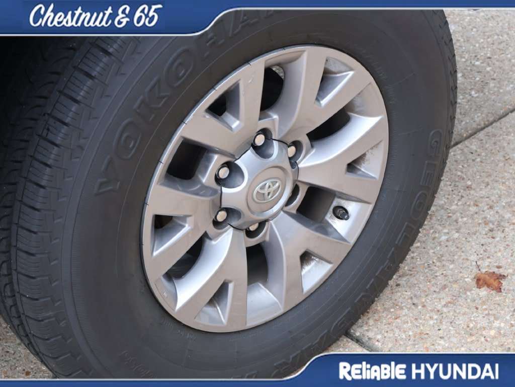 Used 2018 Toyota Tacoma SR5 RWD image 38