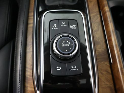 Used 2024 Nissan Armada SL image 56