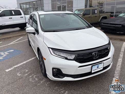 Used 2025 Honda Odyssey Touring image 4