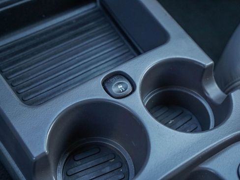 Used 2005 Ford Explorer Sport XLT image 29