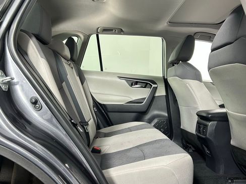 Used 2021 Toyota RAV4 XLE image 12
