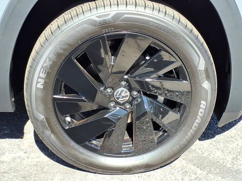 New 2026 Volkswagen Atlas Cross Sport SE image 7