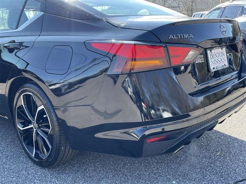 Used 2024 Nissan Altima 2.5 SR image 12