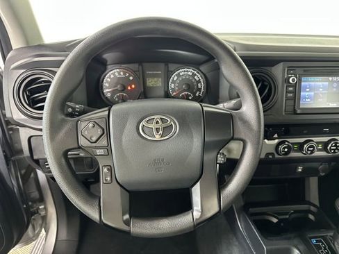 Used 2017 Toyota Tacoma 2WD Double Cab image 14