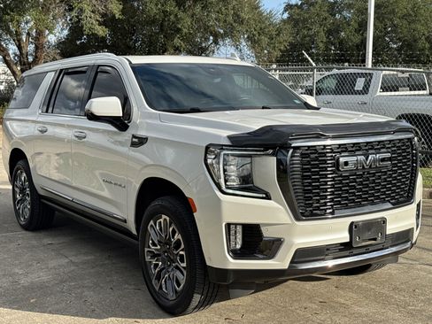 Used 2023 GMC Yukon XL Denali Ultimate image 18