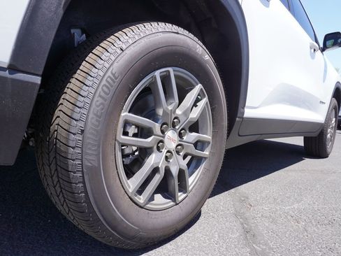 New 2025 GMC Acadia Elevation image 6