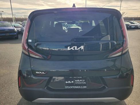 Used 2023 Kia Soul LX image 5