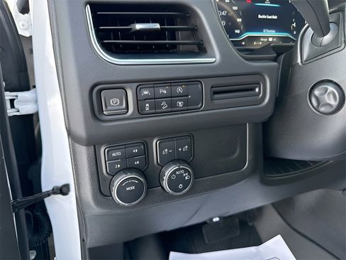 Used 2024 Chevrolet Tahoe Z71 w/ Luxury Package image 26