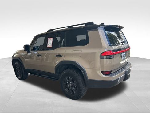 Used 2024 Lexus GX 550 image 4